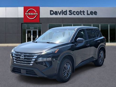 Used 2026 Nissan Rogue S FWD image 1