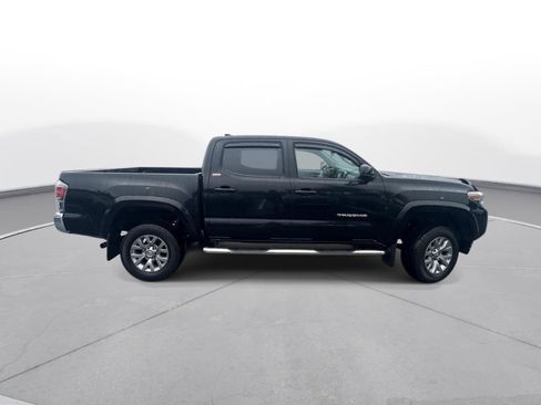Used 2017 Toyota Tacoma SR5 w/ Tow Package RWD image 5
