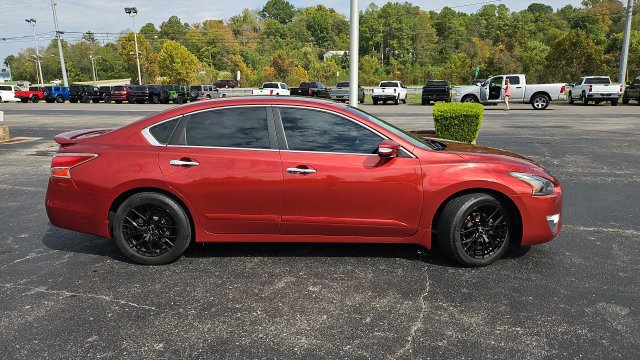 Used 2013 Nissan Altima 2.5 SL w/ Technology Pkg FWD image 10