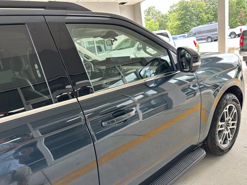 Certified 2025 Ford Expedition Active AWD/4WD image 8