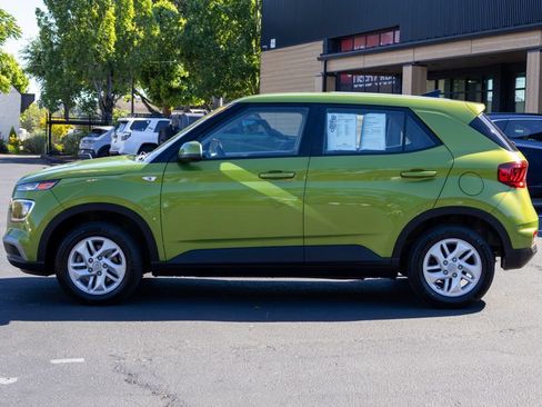 Certified 2022 Hyundai Venue SE w/ Cargo Package FWD image 10