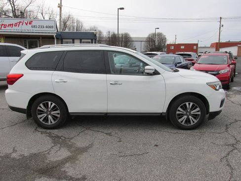 Used 2017 Nissan Pathfinder SL w/ SL Tech Package image 4