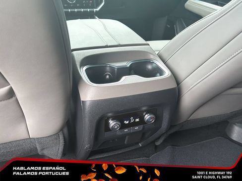 Certified 2026 GMC Acadia Elevation w/ Elevation Premium Package FWD image 26