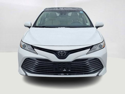 Certified 2020 Toyota Camry XLE image 3
