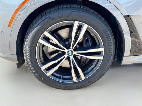 Used 2023 BMW X7 xDrive40i w/ Executive Package image 44