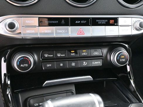 Used 2020 Kia Stinger GT-Line w/ Sun & Sound Package AWD/4WD image 25