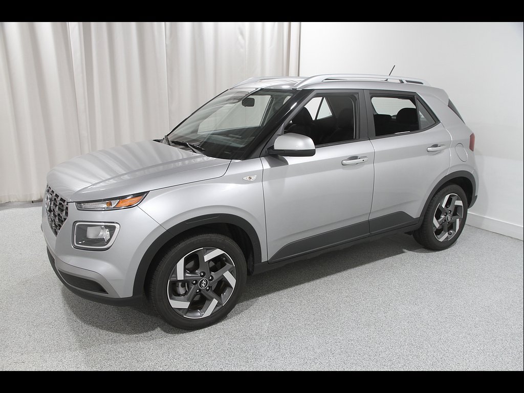 Certified 2026 Hyundai Venue SEL FWD image 3