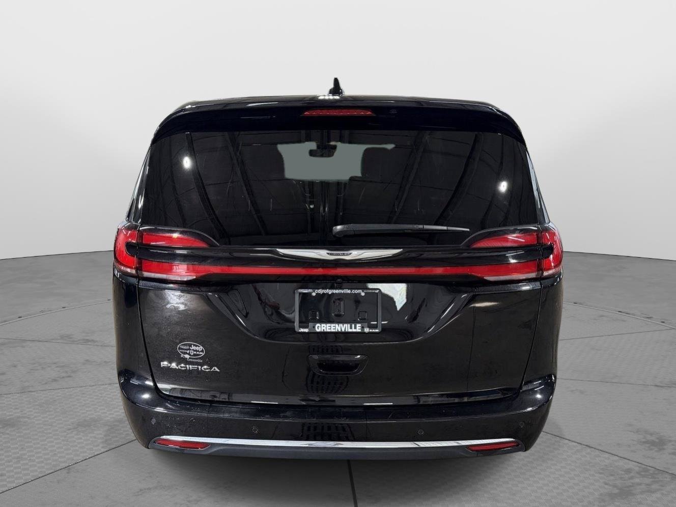 Used 2026 Chrysler Pacifica Select FWD image 11