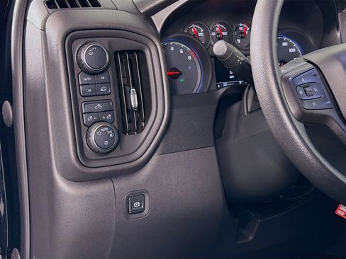 Used 2020 Chevrolet Silverado 1500 Custom w/ Custom Value Package image 11