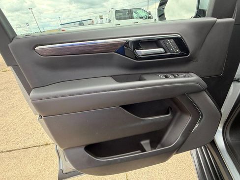 Used 2025 Chevrolet Tahoe LT AWD/4WD image 29