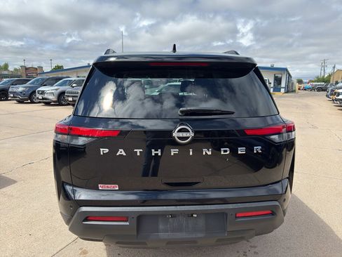 Used 2025 Nissan Pathfinder SV FWD image 5