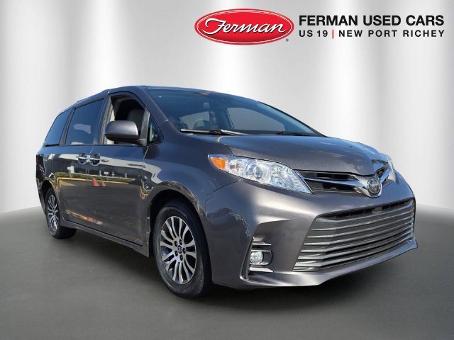 Used 2020 Toyota Sienna XLE Premium FWD image 1