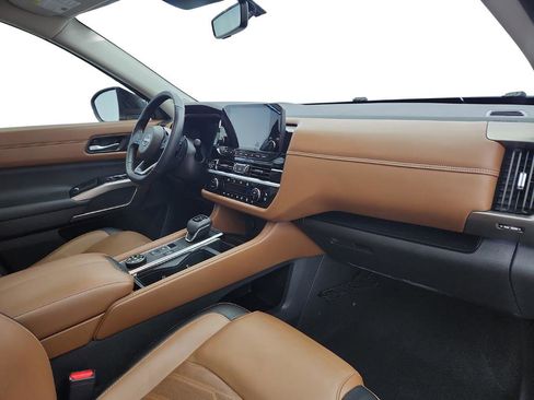 Used 2024 Nissan Pathfinder Platinum w/ Cargo Package image 27