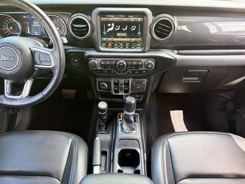 Used 2022 Jeep Wrangler Unlimited Sahara AWD/4WD image 18