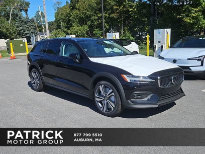 New 2026 Volvo V60 B5 Cross Country Plus w/ Protection Package Premier