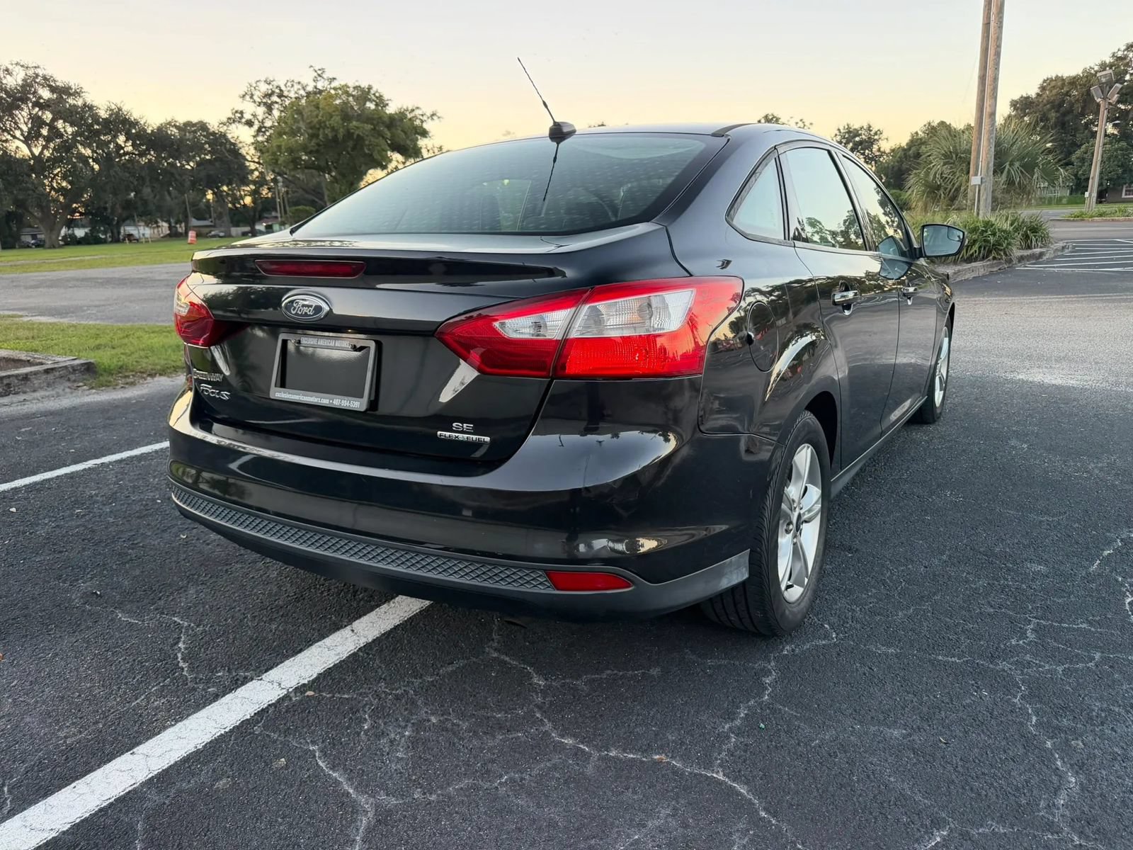 Used 2014 Ford Focus SE FWD image 5