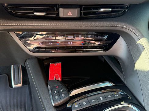 Used 2022 Buick Envision Essence w/ Technology Package II image 24