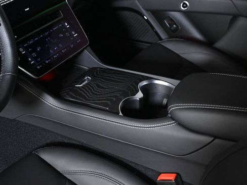 Used 2025 Maserati Grecale Modena AWD/4WD image 20