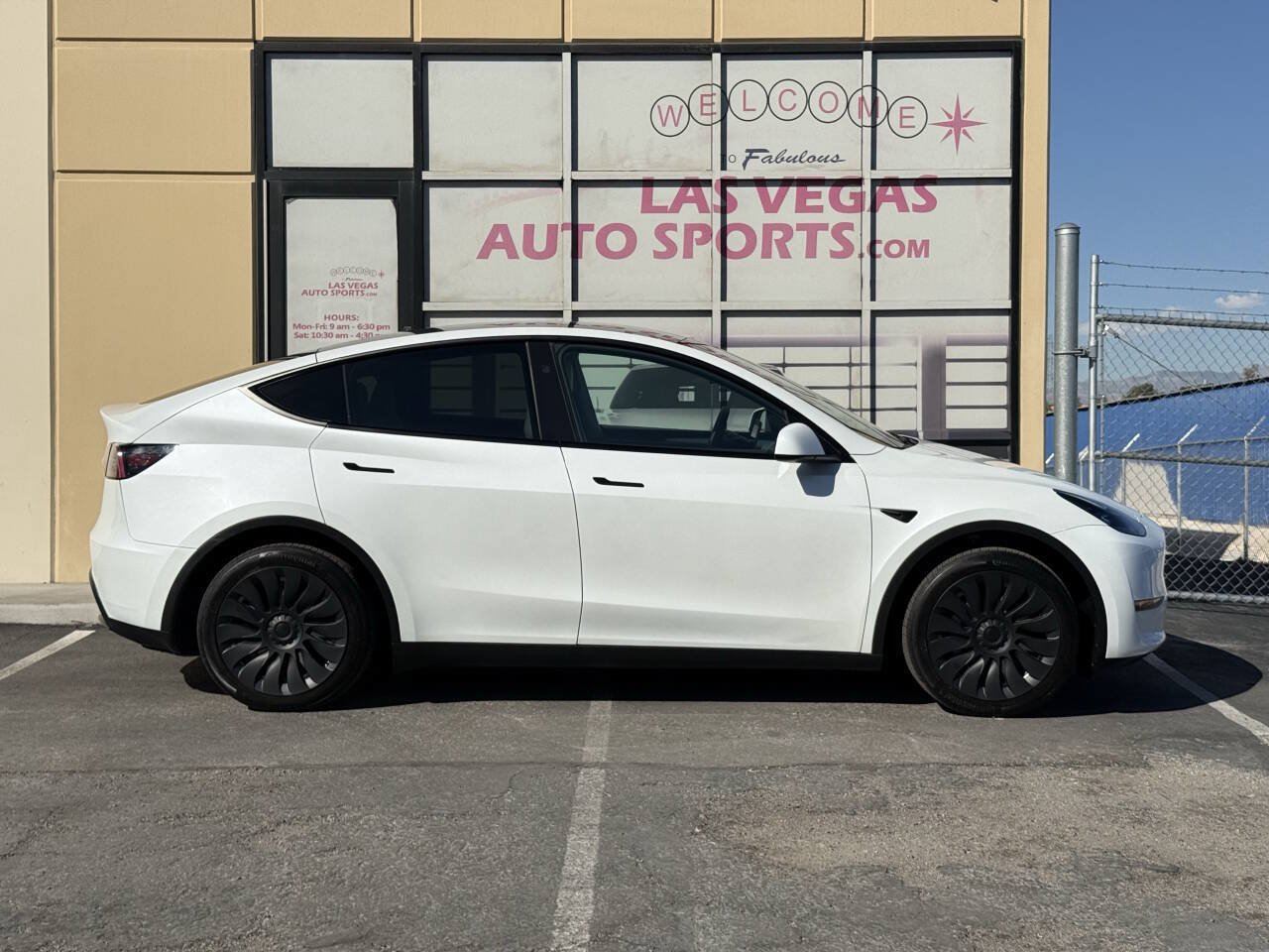 Used 2024 Tesla Model Y Long Range AWD/4WD image 6