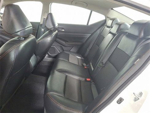 Used 2022 Nissan Altima 2.5 SR image 14