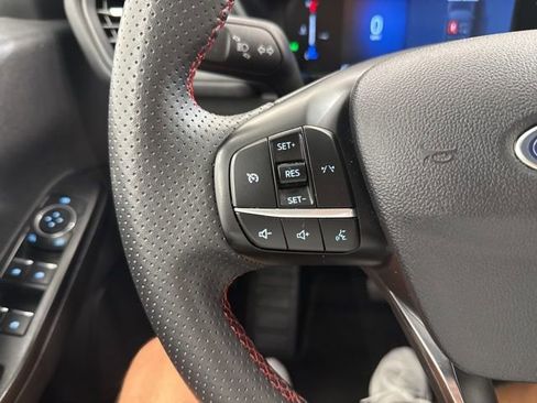 Used 2025 Ford Escape ST-Line FWD image 23