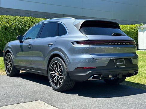 New 2026 Porsche Cayenne AWD/4WD image 3