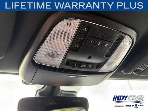 Used 2025 Dodge Durango GT AWD/4WD image 18