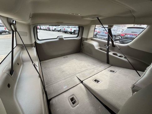 Used 2018 Chevrolet Suburban LT w/ LT Signature Package image 29