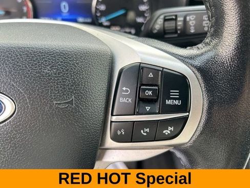Used 2021 Ford Explorer XLT image 18