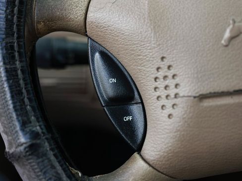 Used 2002 Ford Mustang Coupe RWD image 18