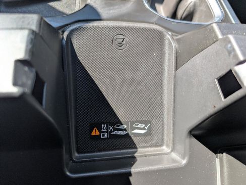 Used 2022 Chevrolet Silverado 1500 High Country w/ High Country Premium Package image 38