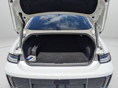 Used 2023 Hyundai Ioniq 6 SE RWD image 11
