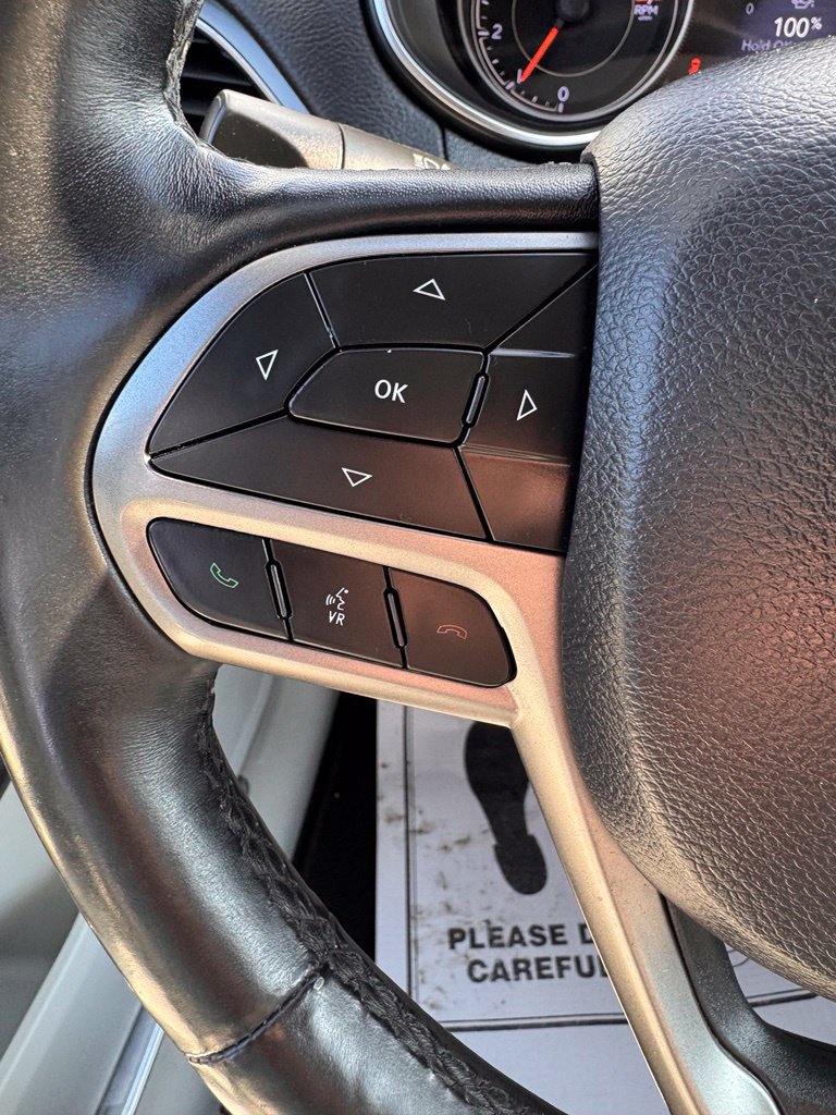 Used 2019 Jeep Cherokee Limited FWD image 26