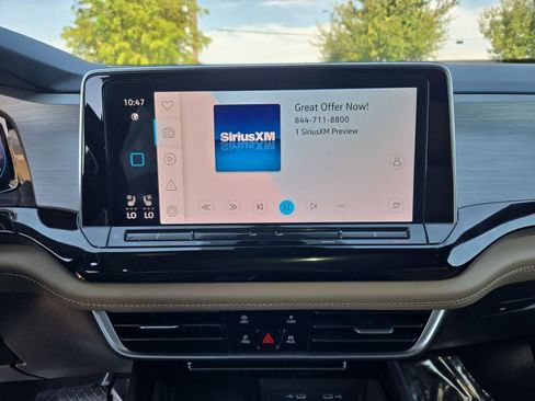 Used 2024 Volkswagen Atlas Cross Sport SE w/ Panoramic Sunroof Package FWD image 27