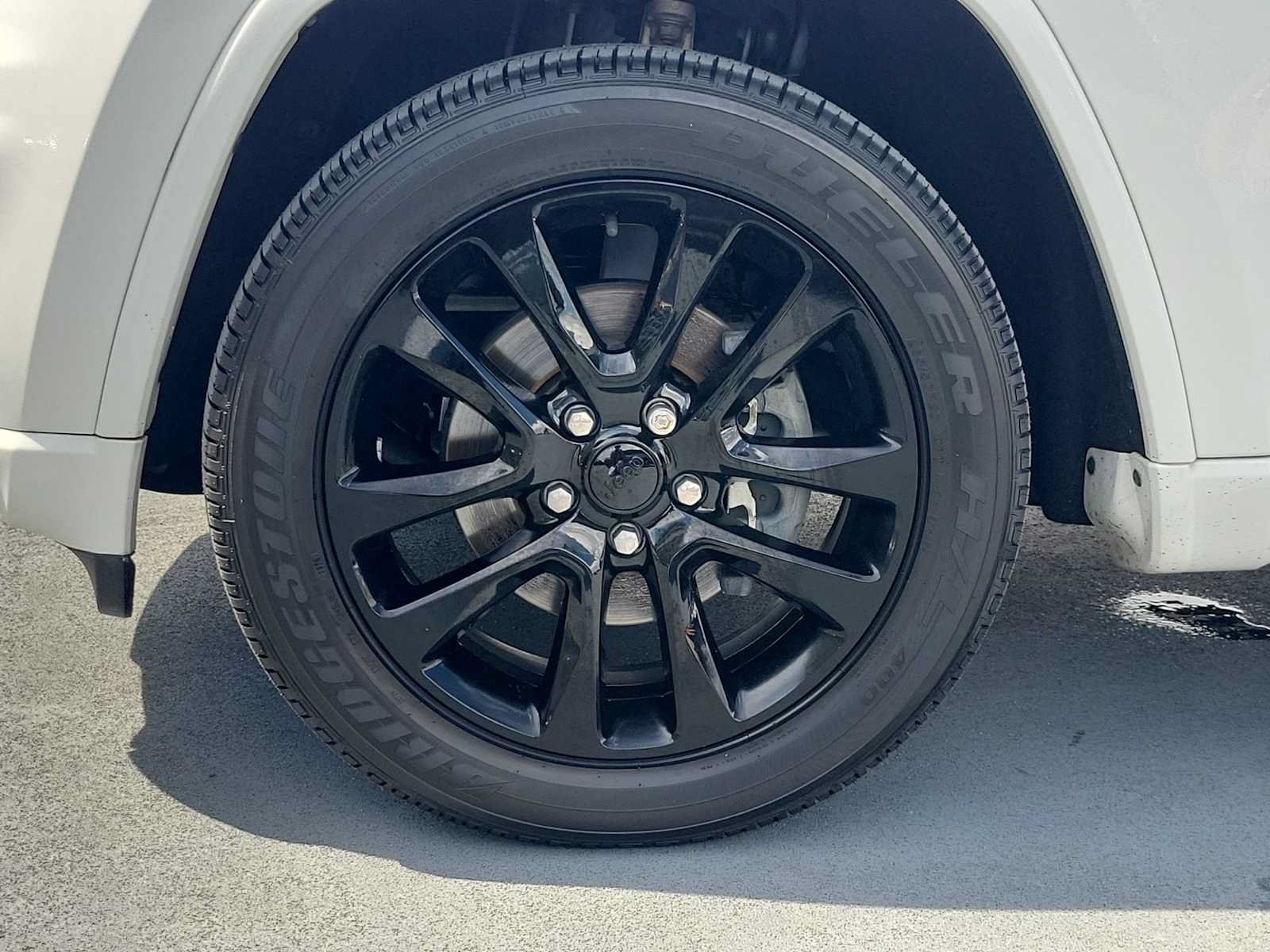 Used 2020 Jeep Grand Cherokee Altitude RWD image 12