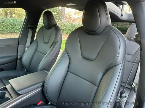 Used 2024 Tesla Model X image 11