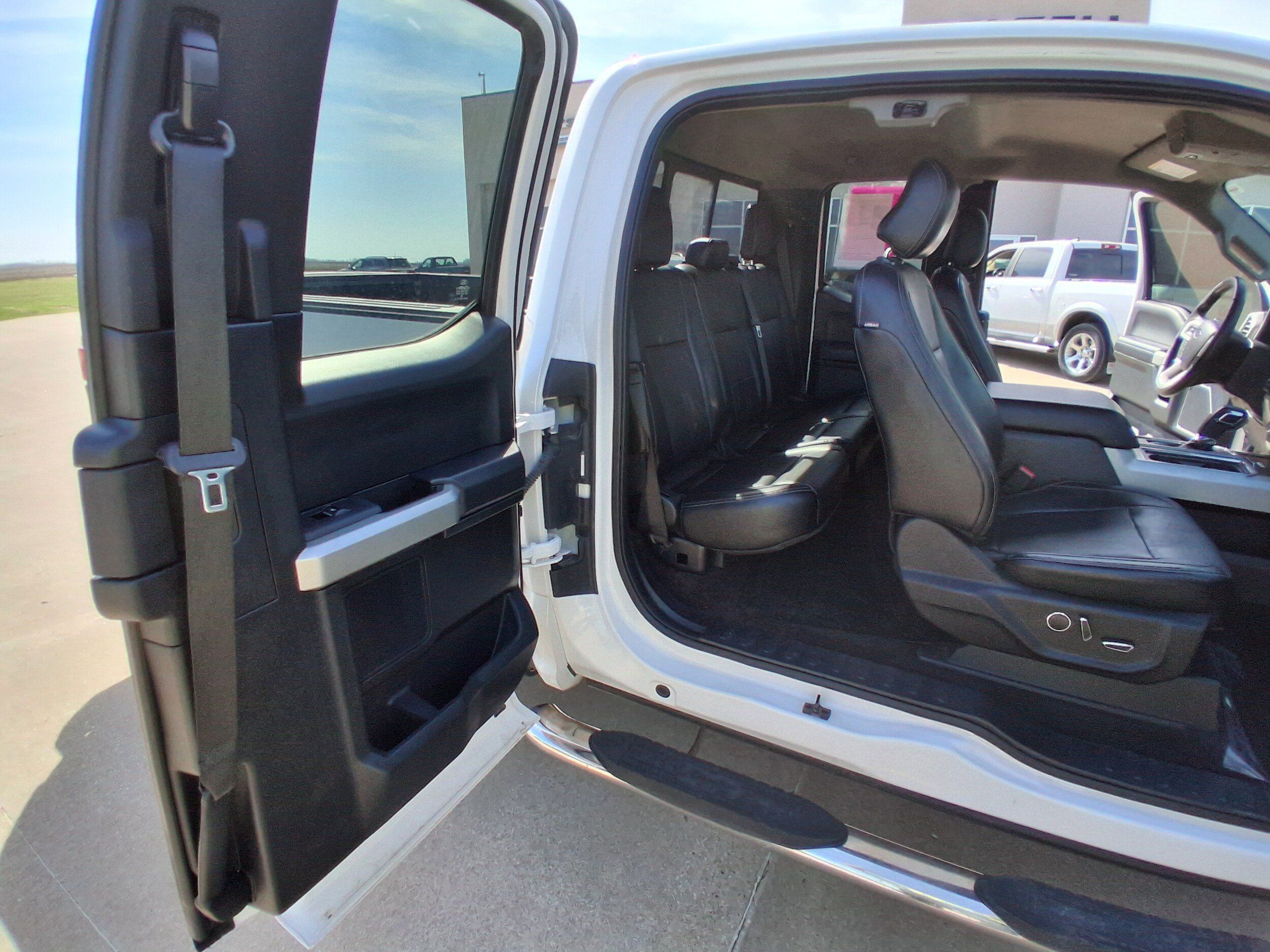 Used 2016 Ford F150 Lariat w/ Equipment Group 501A Mid AWD/4WD image 14