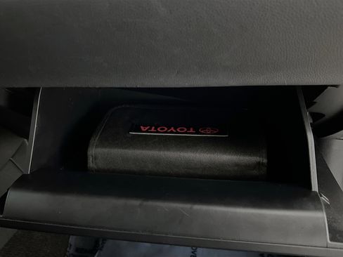 Used 2024 Toyota Corolla Cross LE image 35