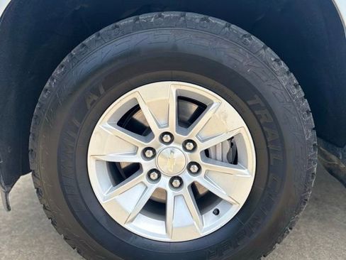 Used 2021 Chevrolet Silverado 1500 LT AWD/4WD image 9