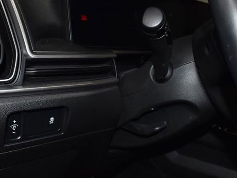 Used 2024 Kia Sorento S image 31