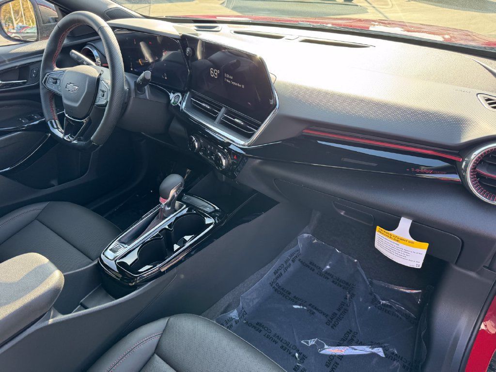 New 2026 Chevrolet Trax RS w/ Driver Confidence Package FWD image 7