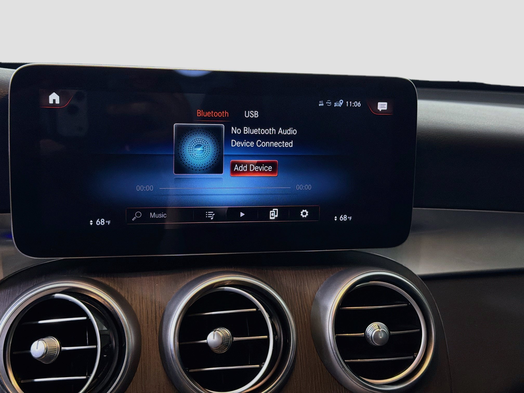 Used 2021 Mercedes-Benz GLC 300 4MATIC w/ Premium Package image 19
