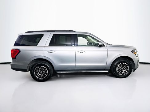 Used 2023 Ford Expedition XLT AWD/4WD image 10