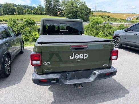 Used 2022 Jeep Gladiator Overland w/ Popular Equipment Package AWD/4WD image 17