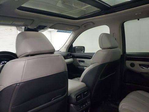 Certified 2024 Honda Pilot Touring image 12