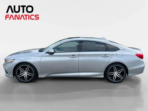 Used 2022 Honda Accord Touring image 2