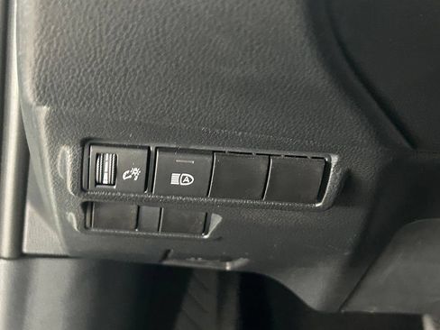 Used 2023 Toyota Corolla Cross LE w/ Moonroof Package FWD image 20