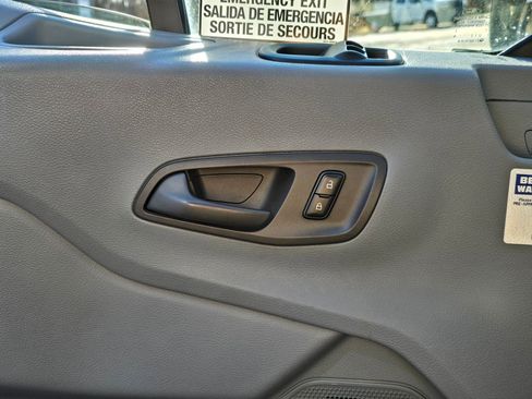 Used 2017 Ford Transit 350 XLT image 28