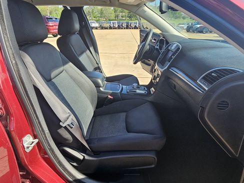 Used 2022 Chrysler 300 Touring w/ Sport Appearance Package image 14