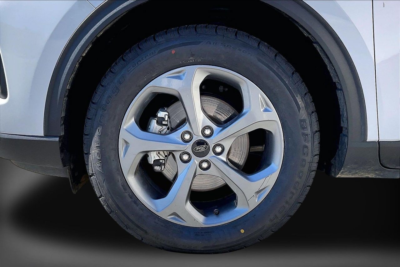 Used 2025 Ford Escape ST-Line Select AWD/4WD image 32